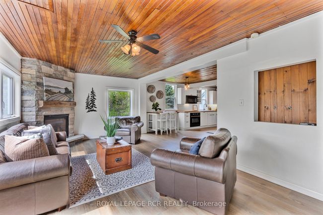 17329 Shaws Creek Rd, House other with 3 bedrooms, 2 bathrooms and 6 parking in Belfountain ON | Image 18