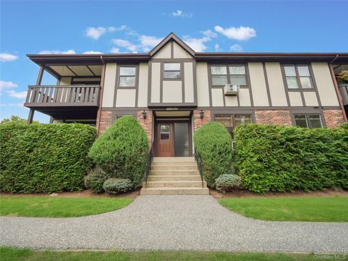 732 Sierra Vista Ln, Valley Cottage, NY, 10989-2718 | Card Image