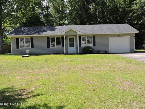 3211 Old Gate Rd, Morehead City, NC, 28557-3167 | Card Image