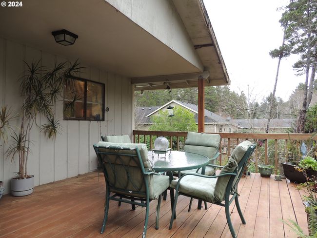 5955 Balboa Ave, House other with 3 bedrooms, 2 bathrooms and 2 parking in Lincoln City OR | Image 5