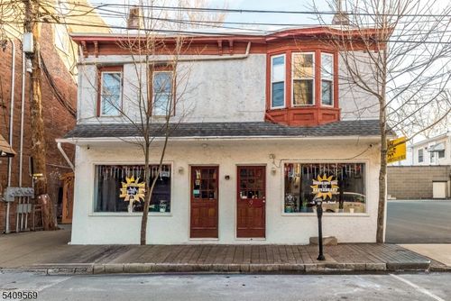 9 Church St, Lambertville, NJ, 08530-2101 | Card Image