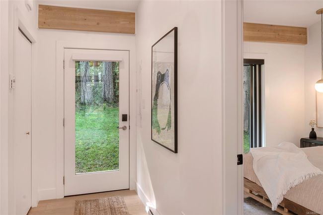 585 Wildwood Cres, House other with 1 bedrooms, 1 bathrooms and 3 parking in Gabriola Island BC | Image 34