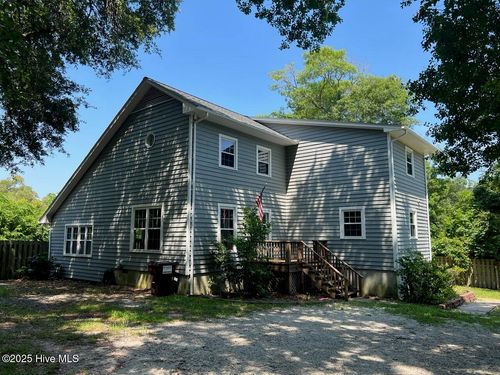 205 Harveys Ln, Hampstead, NC, 28443-2652 | Card Image