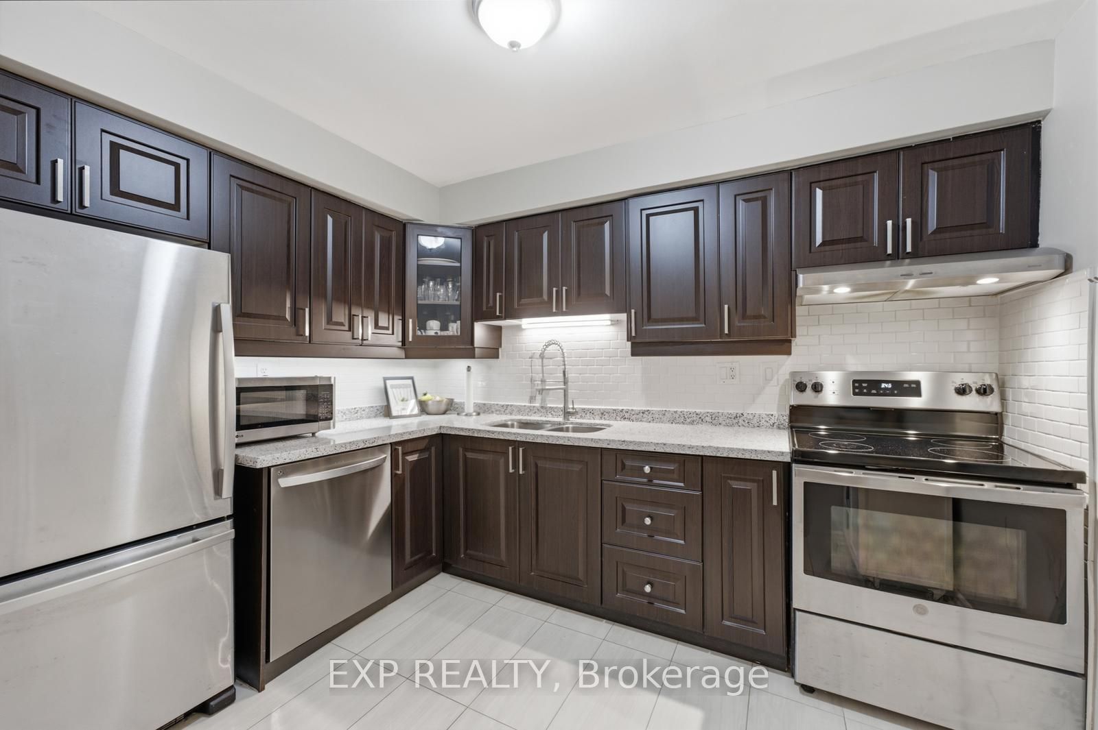 Residential in Toronto W08 5