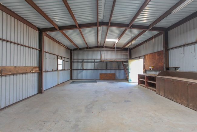 2201 E 25 Th St, House other with 3 bedrooms, 3 bathrooms and 2 parking in Big Spring TX | Image 38