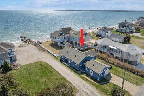 8 W Silver Shell Ave, Mattapoisett, MA, 02739-2192 | Card Image