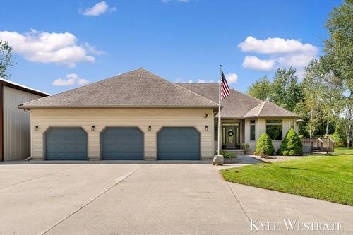 6851 Dumon Rd, Belding, MI, 48809-9236 | Card Image