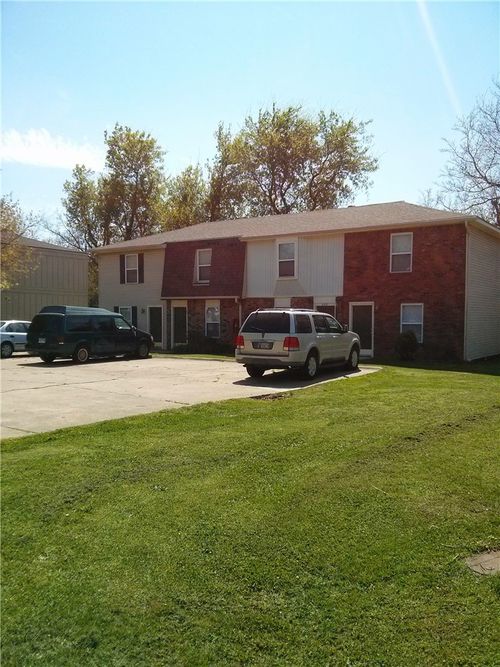 665 N Betty Jo Dr, Fayetteville, AR, 72701-1561 | Card Image