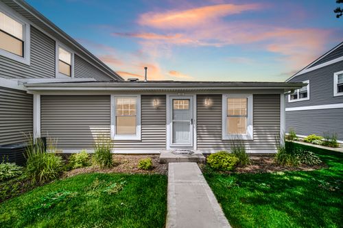 323-323 Somerset Ln, Vernon Hills, IL, 60061-1925 | Card Image