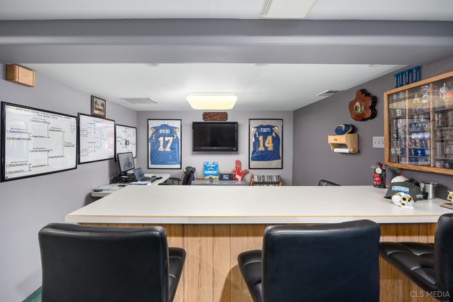 Bar Area - Basement | Image 22
