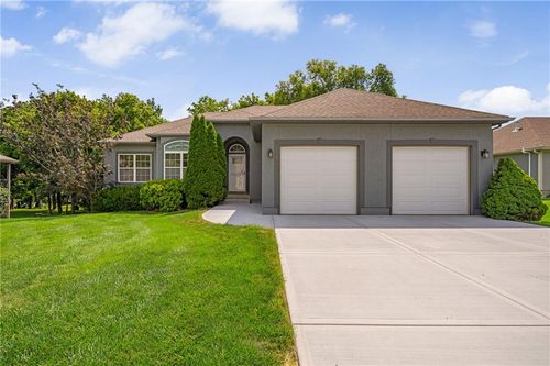 15613 White Dr, Belton, MO, 64012-1469 | Card Image