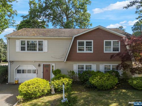 189 Woodland Ave, Westwood, NJ, 07675-3218 | Card Image