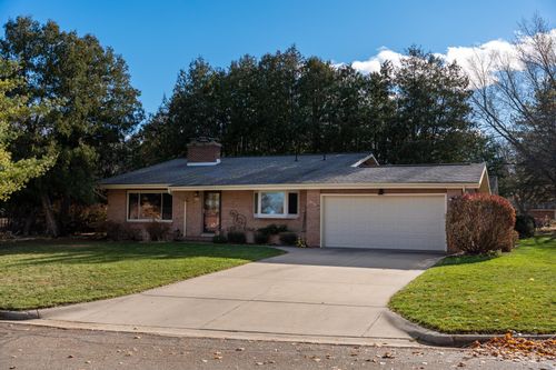 905 Hopkins St, Mt Pleasant, MI, 48858-3330 | Card Image