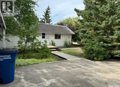 75 Horkoff Ave, Wadena, SK, S0A4J0 | Card Image