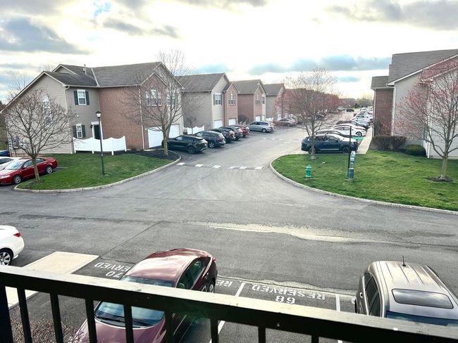 8061 Cranes Crossing Dr, Condo with 2 bedrooms, 2 bathrooms and null parking in Lewis Center OH | Image 30