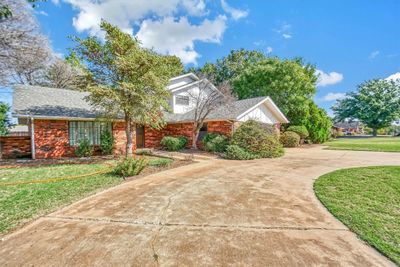 2 Bedrooms downstairs 3 Bedrooms upstairs | Image 3