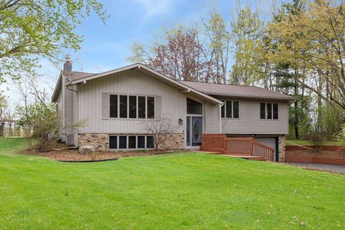 365 Casperson Dr, Hudson, WI, 54016-7421 | Card Image