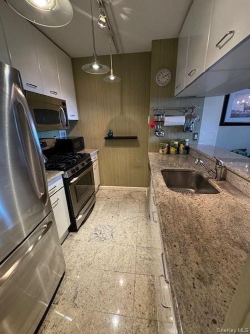 apt-1402-4 Martine Ave, White Plains, NY, 10606-4012 | Card Image