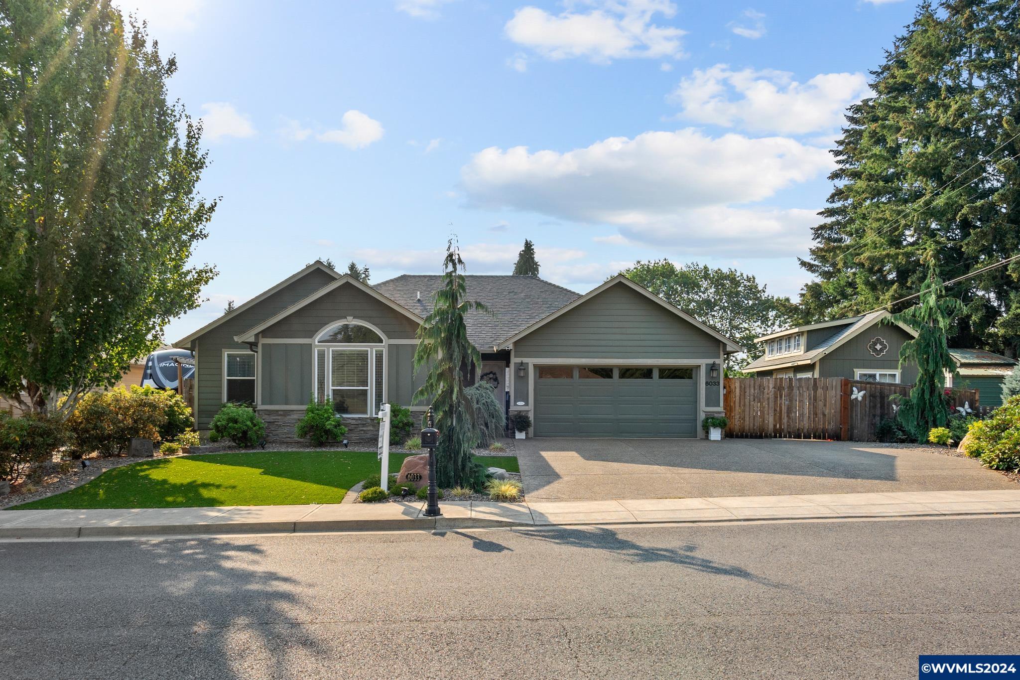 Lillian St, Salem, OR 97306
