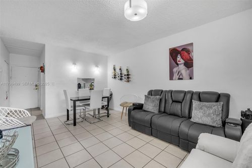 106e-4550 Nw 9th St, Miami, FL, 33126-2331 | Card Image