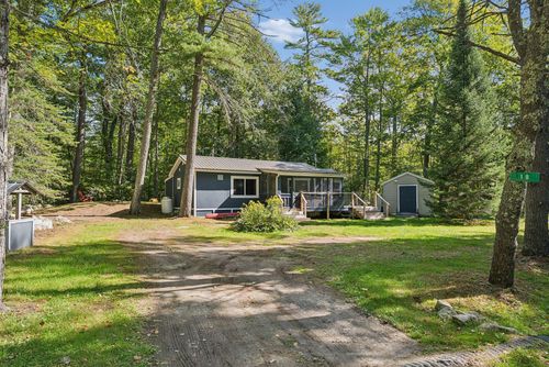 18 Shore Rd, Raymond, ME, 04071-6535 | Card Image