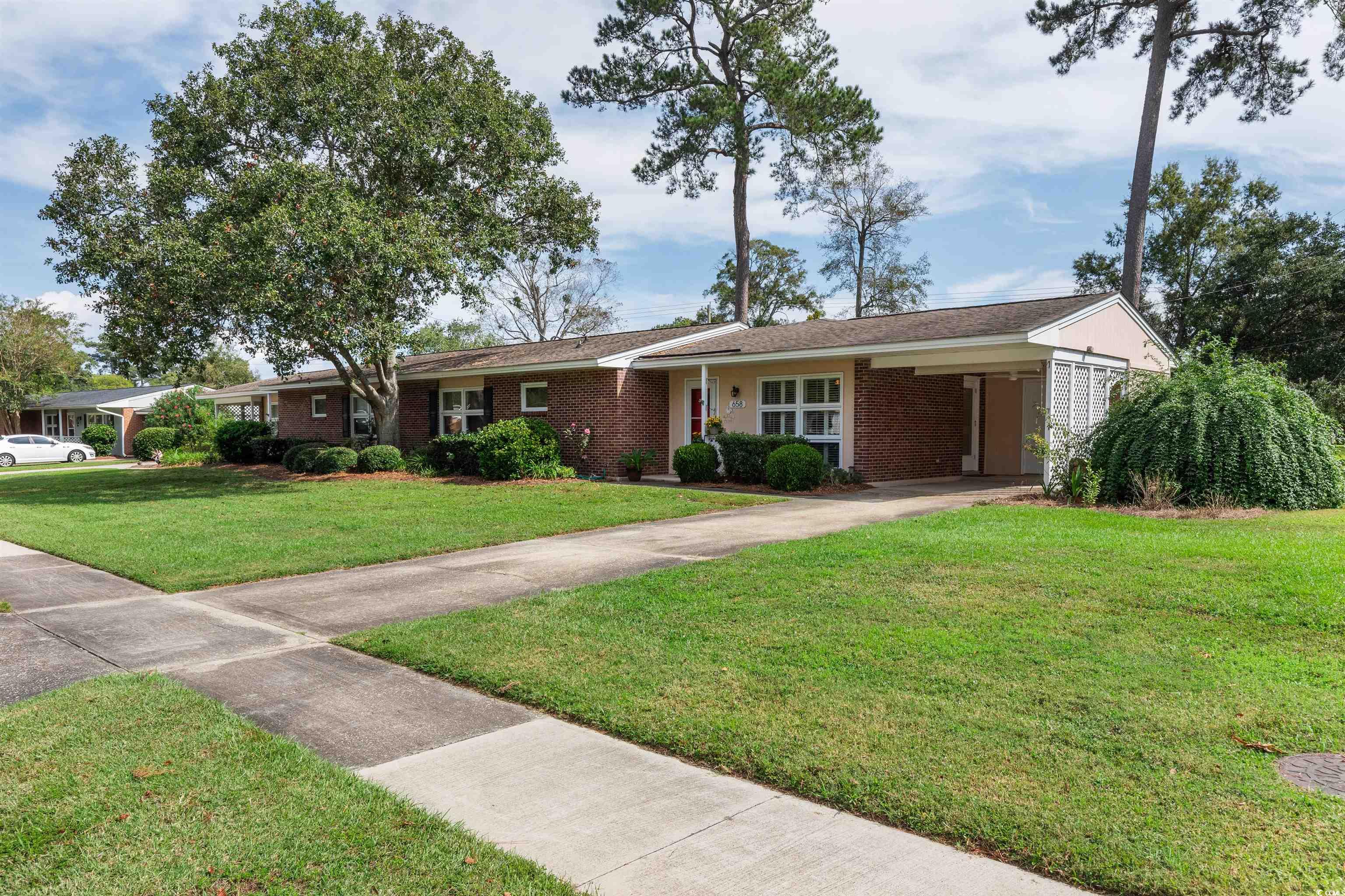Pelican Ave, Myrtle Beach, SC 29577