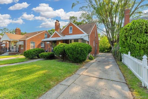 19948 Mitchell St, Detroit, MI, 48234-1524 | Card Image