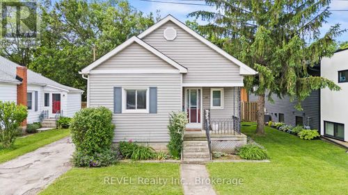 20 Monck St, St Catharines, ON, L2S1L6 | Card Image