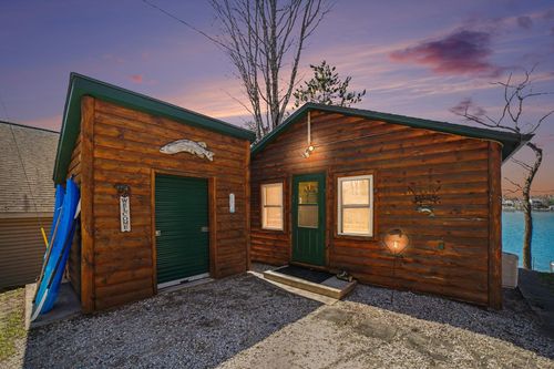 1360 Hillcrest St, Harrison, MI, 48625-9184 | Card Image