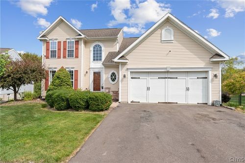 19 Cross Country Dr, Baldwinsville, NY, 13027-9821 | Card Image