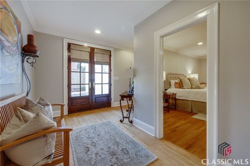 577 W Cloverhurst Ave, Athens, GA, 30606-4215 | Card Image