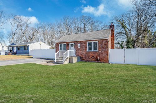 77 Market St, Mastic Beach, NY, 11951-1214 | Card Image