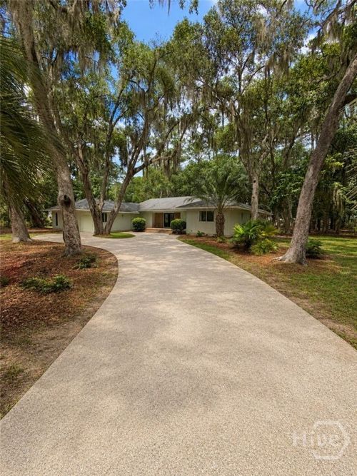 2 Abbott Ln, Savannah, GA, 31411-1401 | Card Image