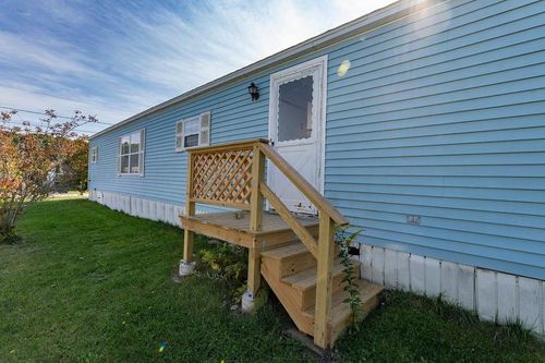 78 Silver Street, Seabrook, NH, 03874 | Card Image