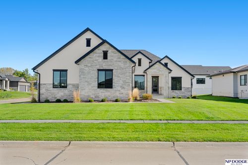 8909 Appaloosa Ln, Lincoln, NE, 68520-1522 | Card Image