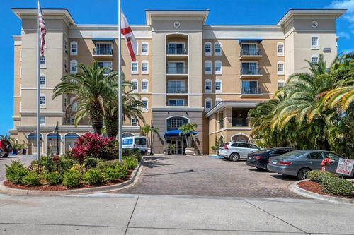1527-1064 N Tamiami Trl, SARASOTA, FL, 34236-2483 | Card Image