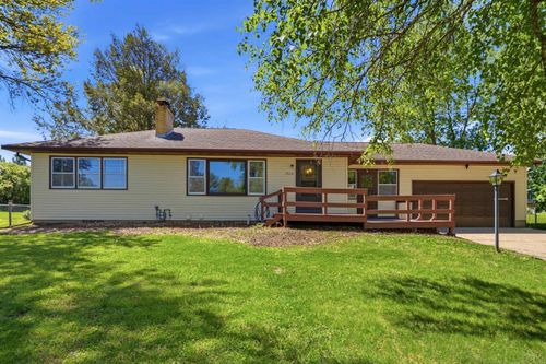 1912 Four Winds Dr, Cedar Falls, IA, 50613-6431 | Card Image