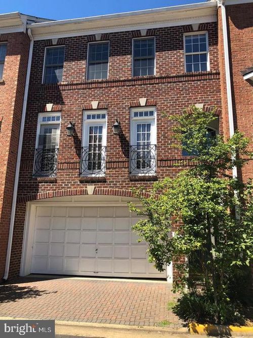 1326 Lessard Ln, MCLEAN, VA, 22101-3630 | Card Image