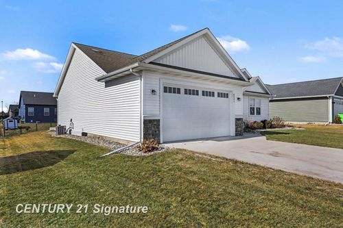 8441 Cottonwood Drive, Tittabawassee Township, MI, 48623 | Card Image