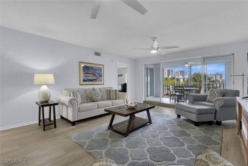 203-9101 Vanderbilt Dr, NAPLES, FL, 34108-2367 | Card Image