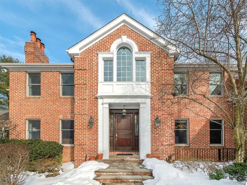 18 Harriman Dr, Port Washington, NY, 11050-1252 | Card Image