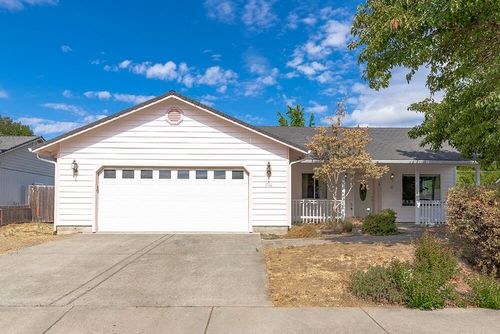 1710 Blue Moon Ln, Grants Pass, OR, 97527-5199 | Card Image
