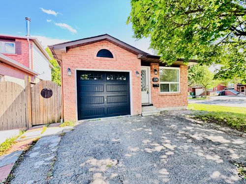 228 Martindale Cres, Brampton, ON, L6X2V2 | Card Image