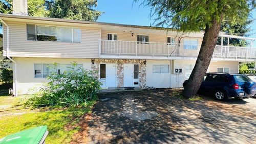 9716 156 St, Surrey, BC, V3R0X9 | Card Image