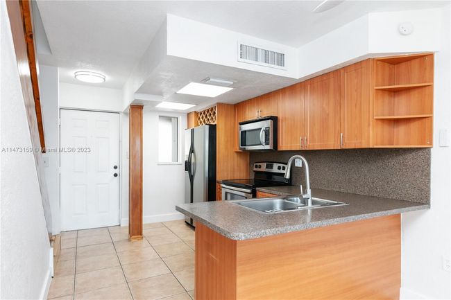 APT-7 - 2790 W 60 Th St, Condo with 2 bedrooms, 2 bathrooms and null parking in Hialeah FL | Image 25