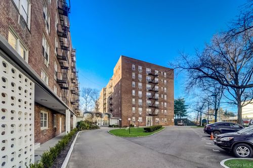 apt-5l-54 Little Neck Pkwy, Little Neck, NY, 11362-2213 | Card Image