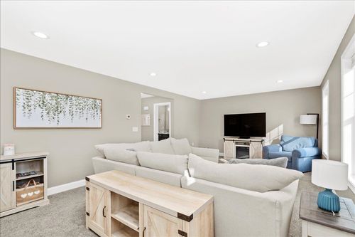 29 3rd St, Windham, NH, 03087-1914 | Card Image