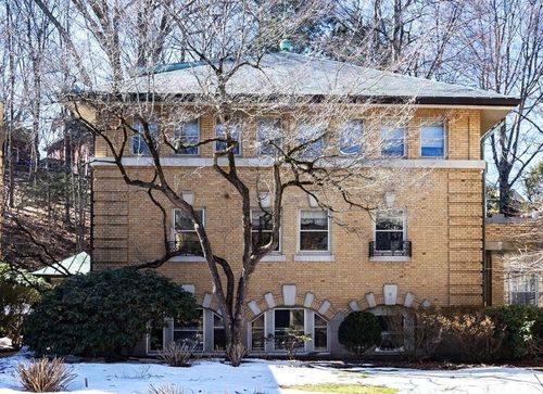 b4-75 Glen Rd, Brookline, MA, 02445-7754 | Card Image