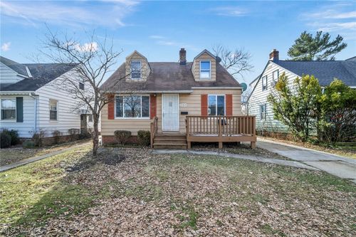 15404 Fernway Dr, Maple Heights, OH, 44137-3756 | Card Image