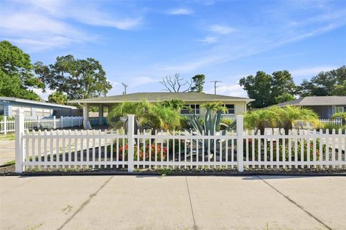 2304 Stanford Ave, Bradenton, FL, 34207-5151 | Card Image